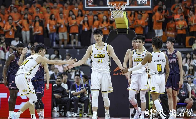 辽宁男篮分享训练片段：今晚球队将在主场对阵广厦男篮