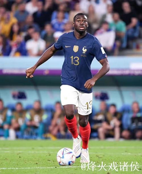 记者：优素福-福法纳回归合练，莱奥、圣地亚哥进行单独训练