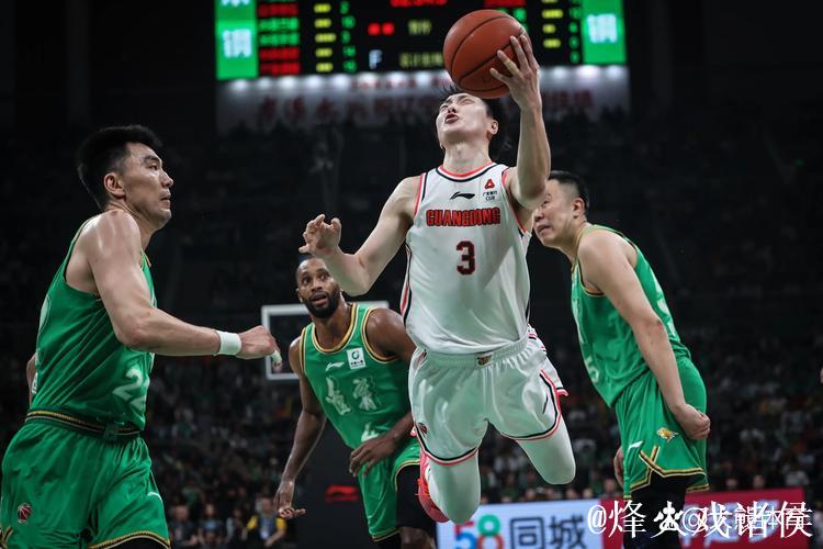 残阵辽宁16分大胜广厦！不靠外线靠内线，卫冕冠军遮羞布被撕碎？